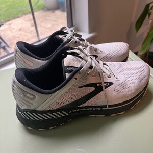 Brooks Women's Adrenaline GTS Shoes - White and Black
